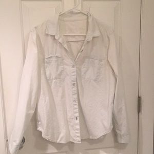 Gap light blue chambray button down